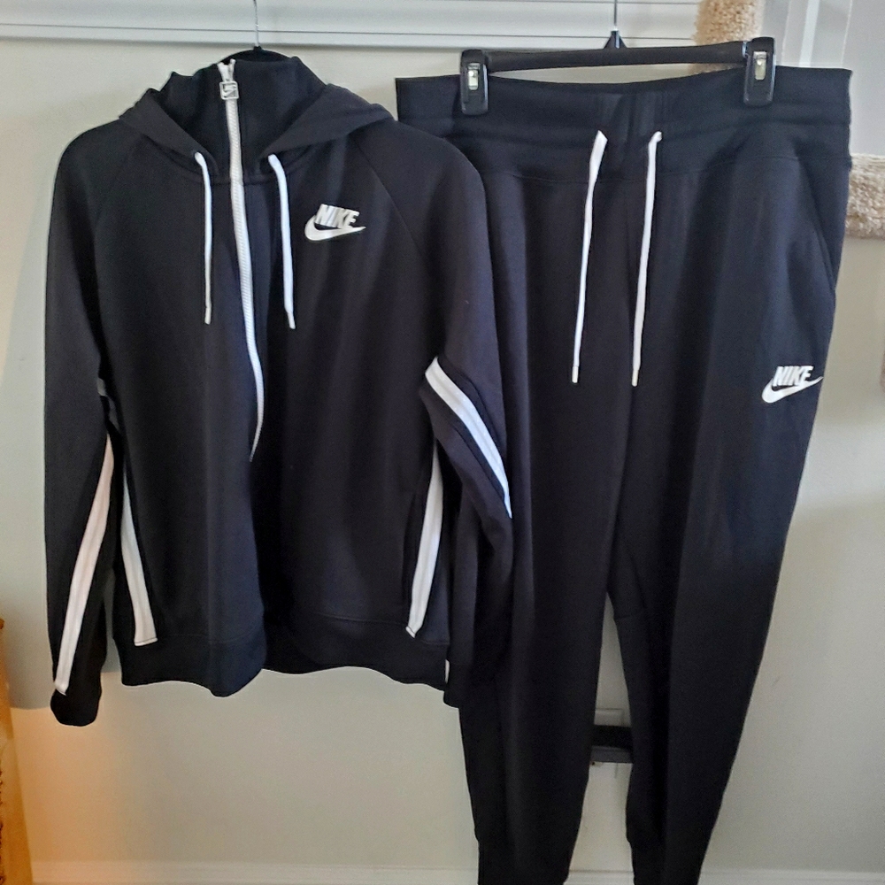 Nike Track Suit